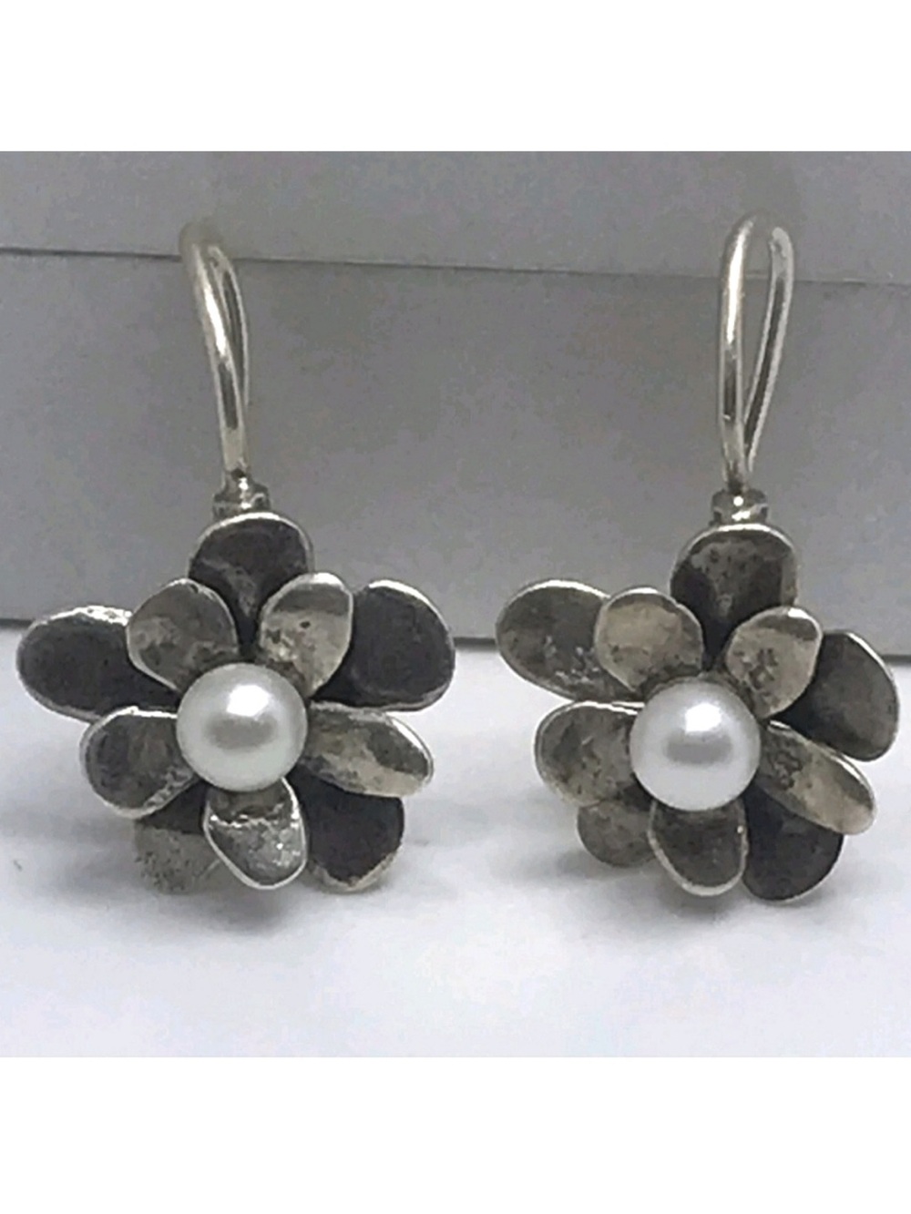 Silpada Silver Flower Drop Earrings with Pearl Centers - Picture 1 of 4